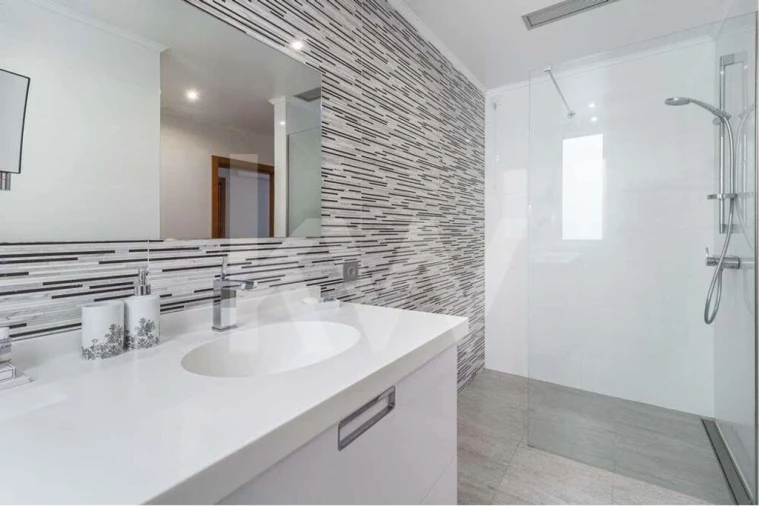 Prédio para Venda em Funchal (Santa Maria Maior) Foto 19