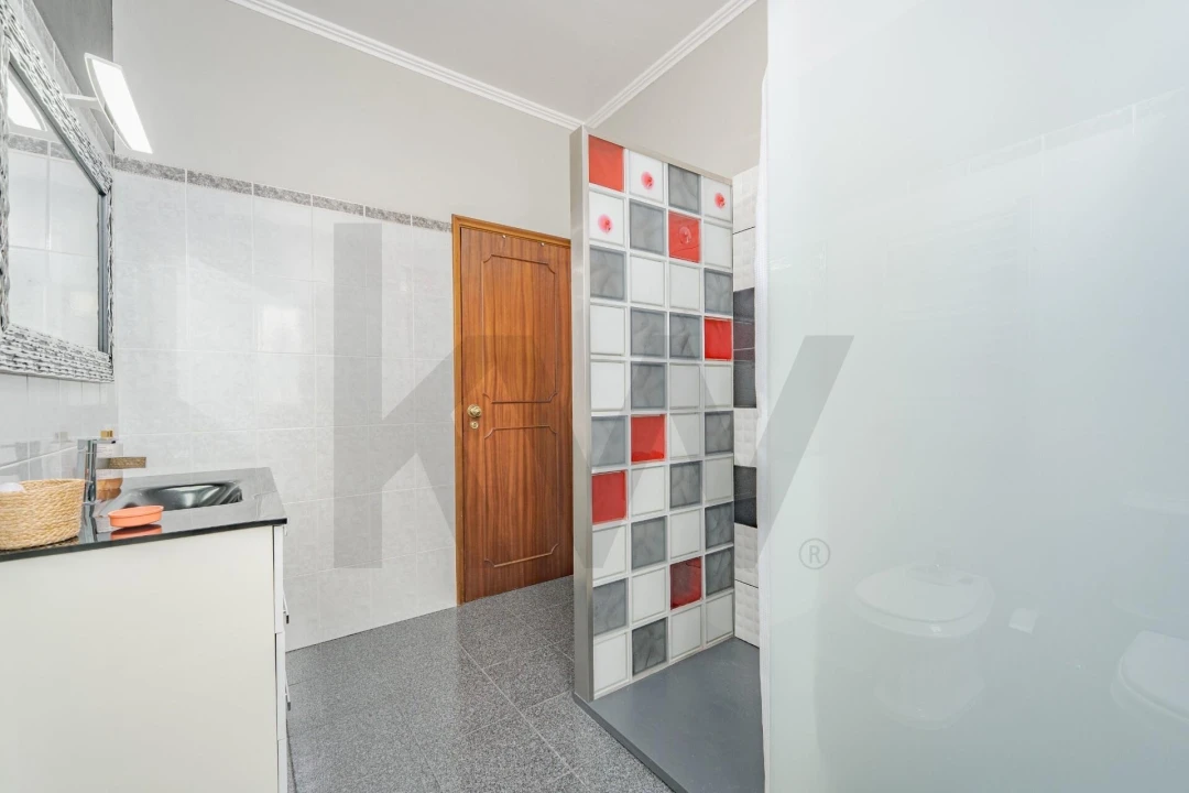 Moradia T3 para Venda em São Martinho Foto 52