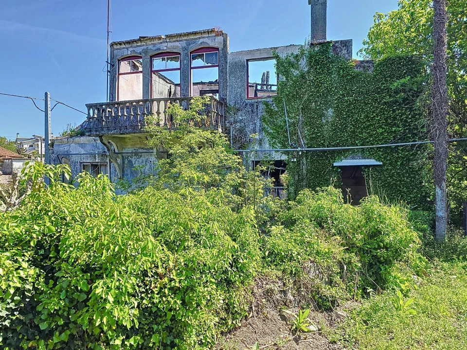 Moradia T5 para Venda em Vilar Seco Foto 11