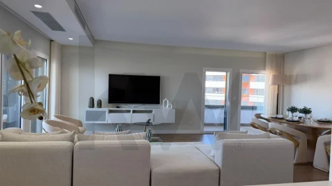 Apartamento T4 para Venda em Odivelas