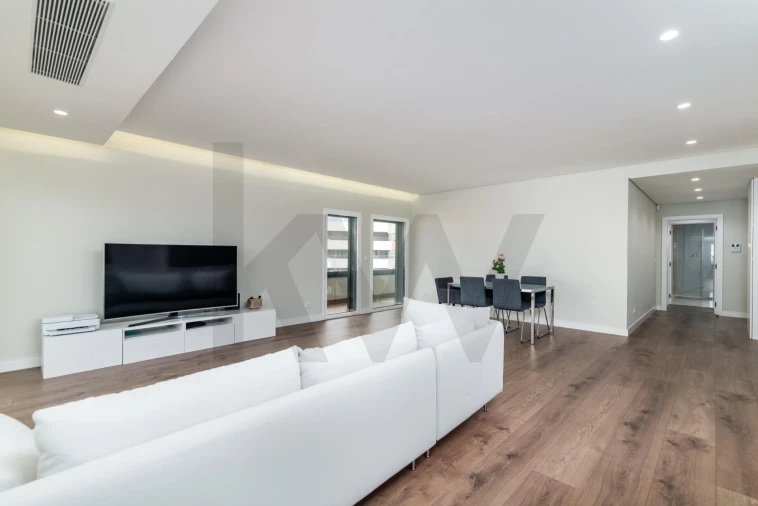 Apartamento T4 para Venda em Odivelas Foto 6