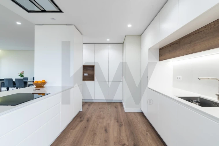 Apartamento T4 para Venda em Odivelas Foto 12