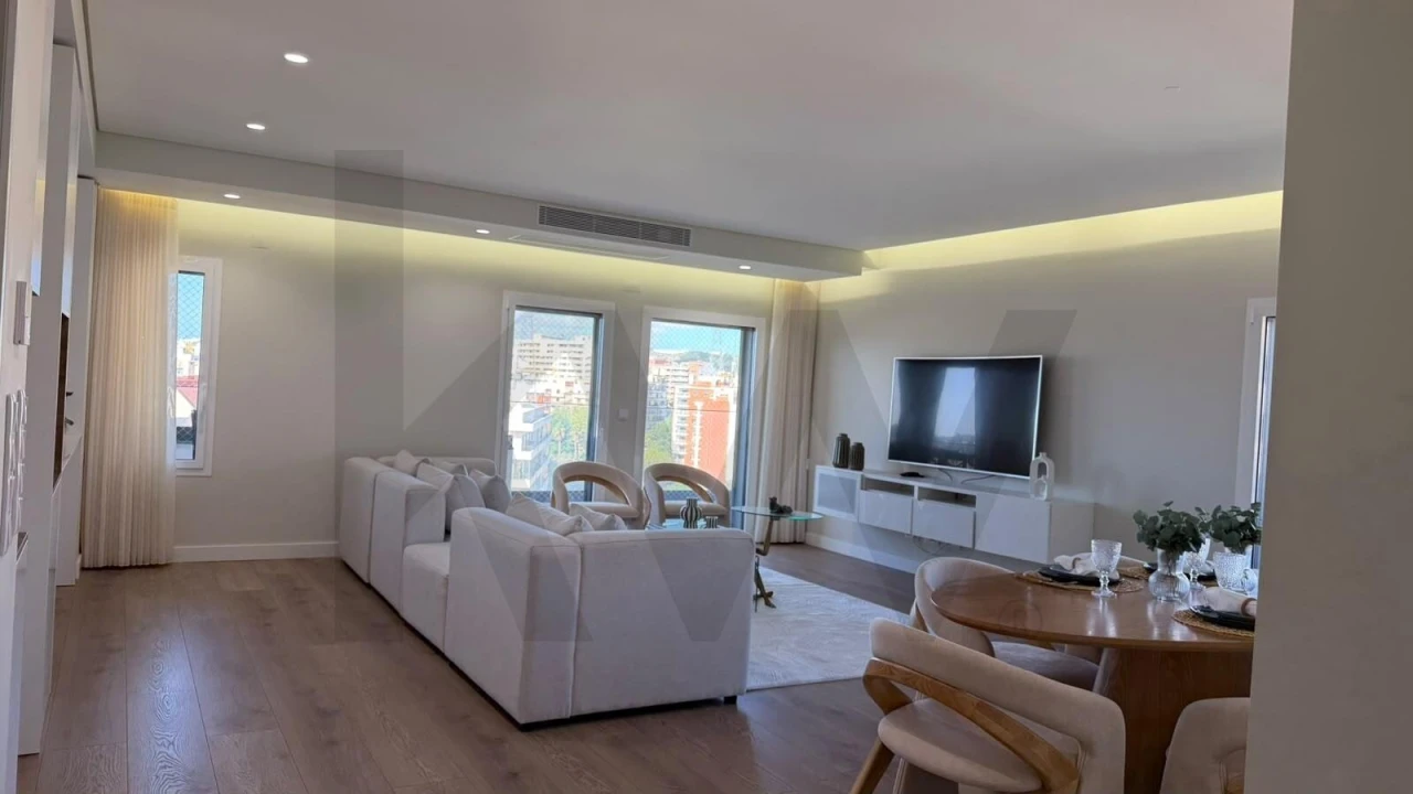 Apartamento T4 para Venda em Odivelas Foto 52