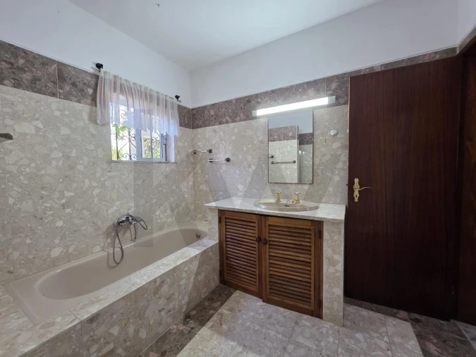 Moradia T5 para Venda em Luz Foto 33