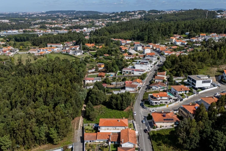Terreno para Venda em Nogueira da Regedoura Foto 6