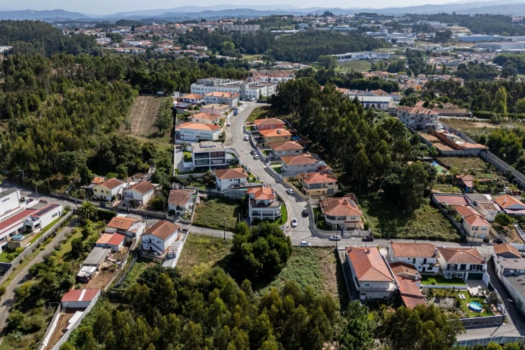 Terreno para Venda em Nogueira da Regedoura Foto 5