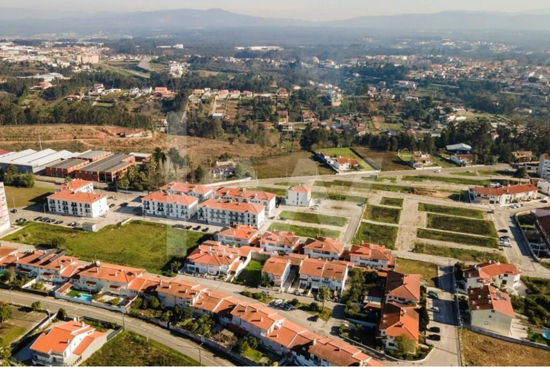 Terreno para Venda em Travassô e Óis da Ribeira Foto 4