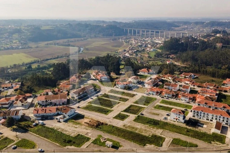 Terreno para Venda em Travassô e Óis da Ribeira Foto 5