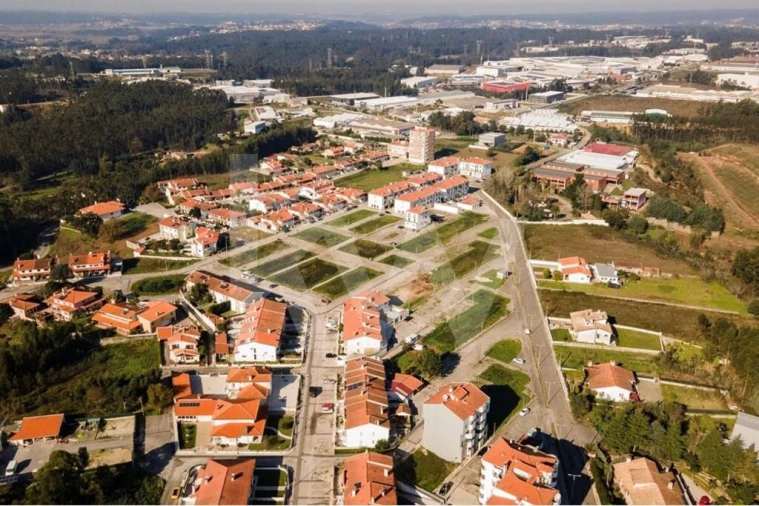 Terreno para Venda em Travassô e Óis da Ribeira Foto 6
