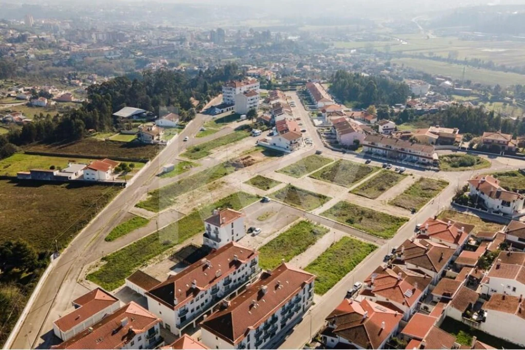Terreno para Venda em Travassô e Óis da Ribeira Foto 2