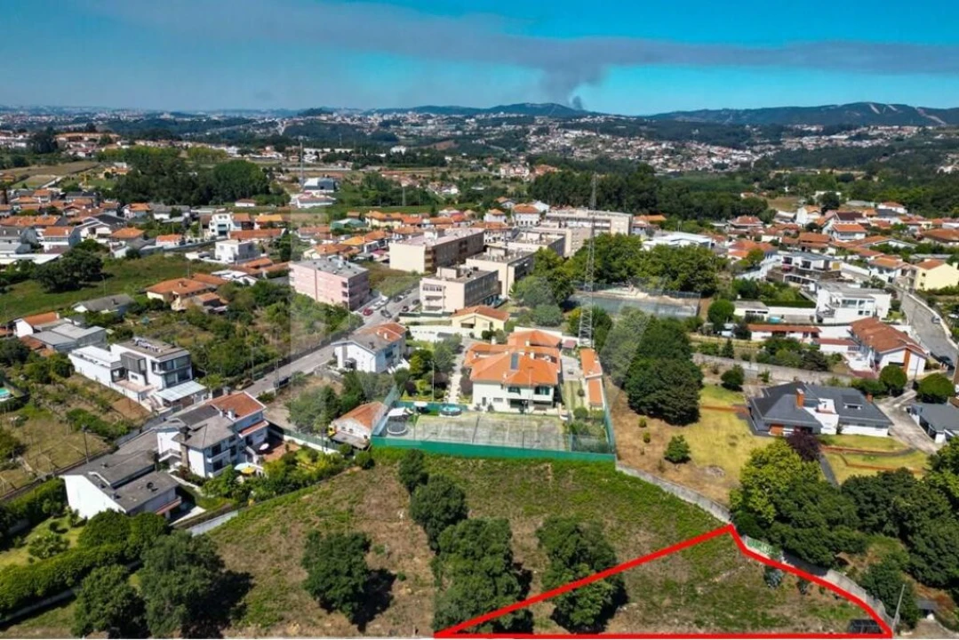 Terreno para Venda em Avintes Foto 2