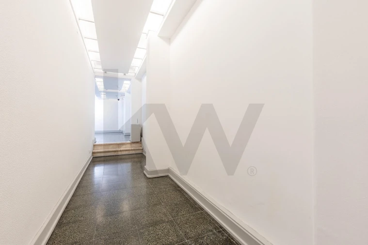 Loja para Arrendamento em Avenidas Novas Foto 10