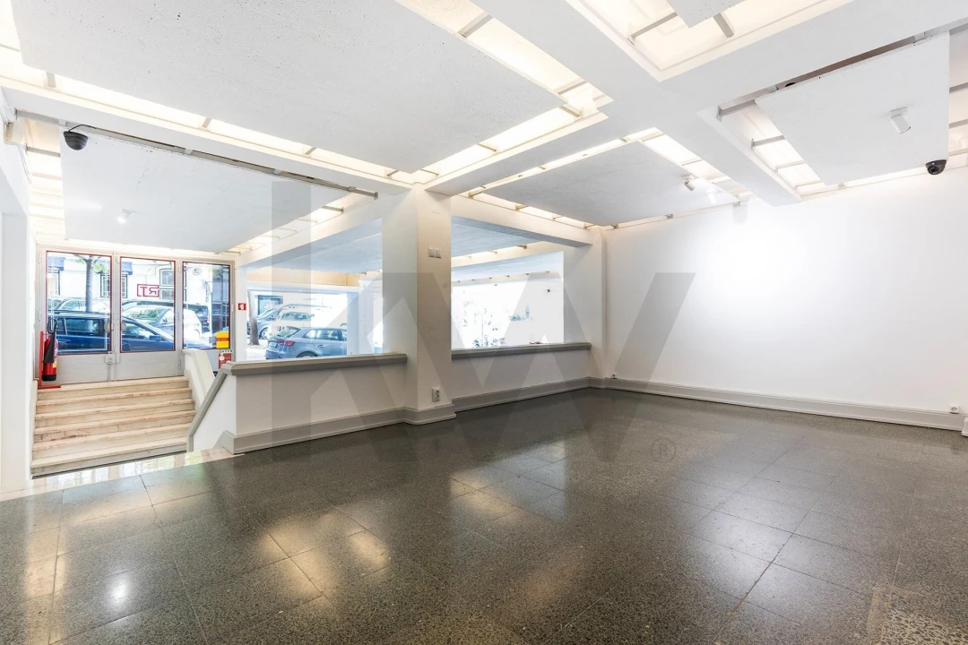 Loja para Arrendamento em Avenidas Novas Foto 9