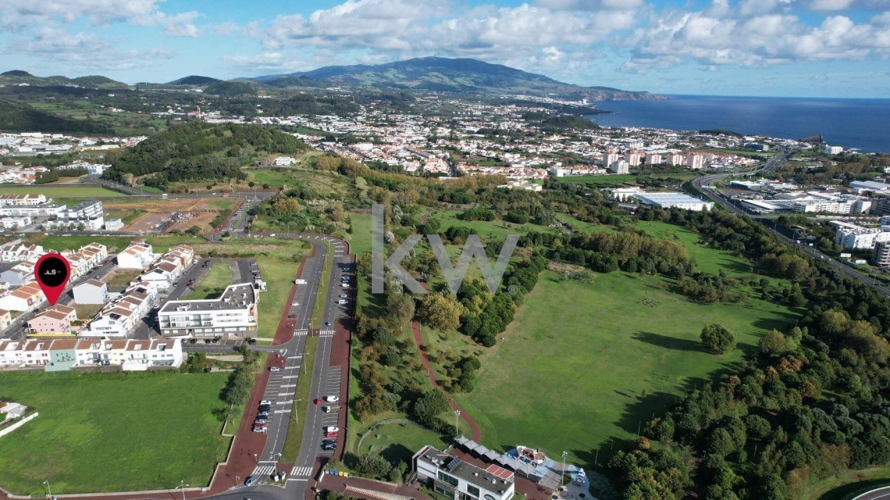 Moradia T3 para Venda em Ponta Delgada (São Pedro) Foto 34