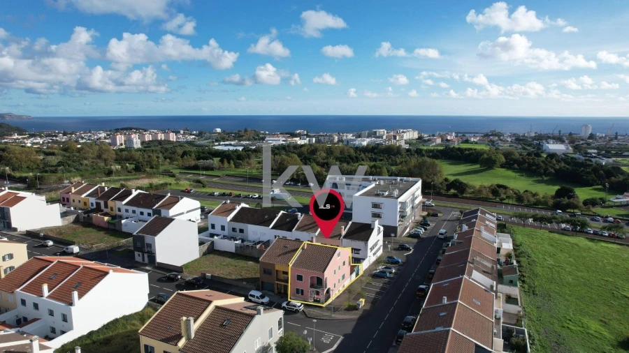 Moradia T3 para Venda em Ponta Delgada (São Pedro) Foto 32