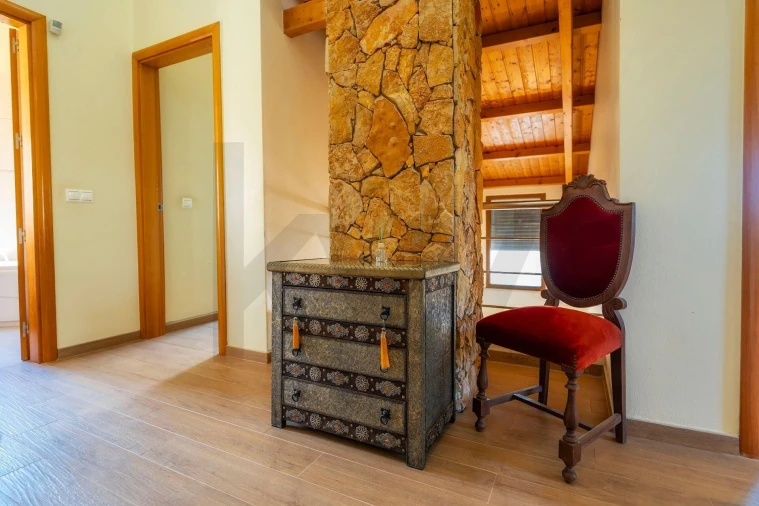 Moradia T4 para Venda em Santa Catarina da Fonte do Bispo Foto 38