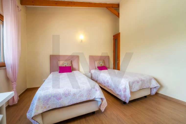 Moradia T4 para Venda em Santa Catarina da Fonte do Bispo Foto 56