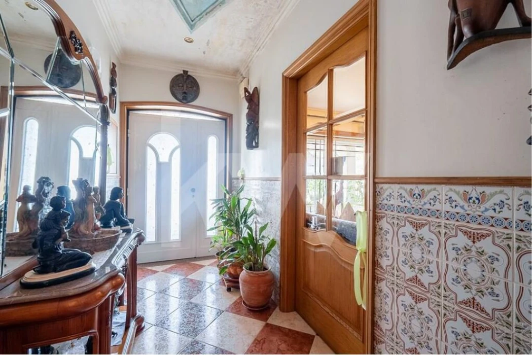 Moradia T6 para Venda em Milheiros de Poiares Foto 7