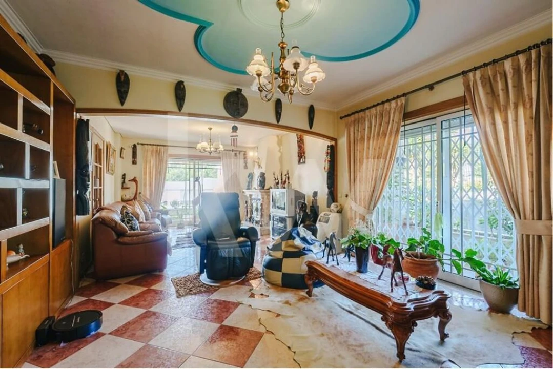 Moradia T6 para Venda em Milheiros de Poiares Foto 11