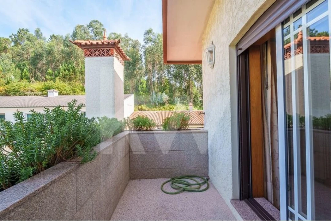 Moradia T6 para Venda em Milheiros de Poiares Foto 26