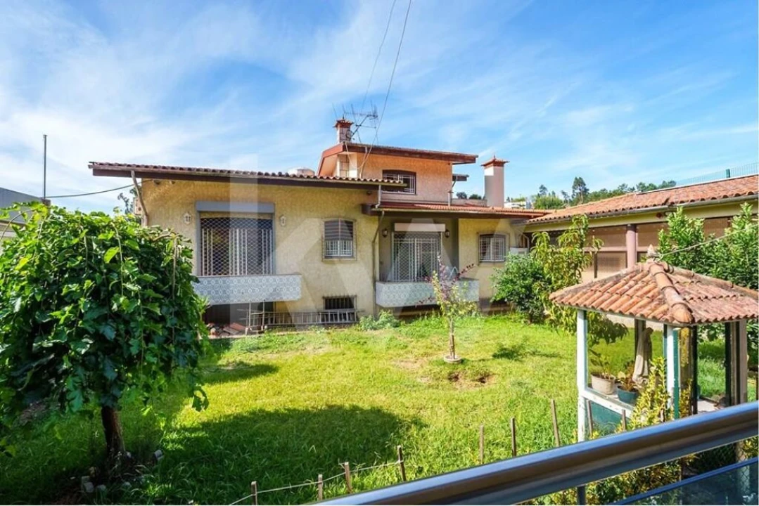 Moradia T6 para Venda em Milheiros de Poiares Foto 30