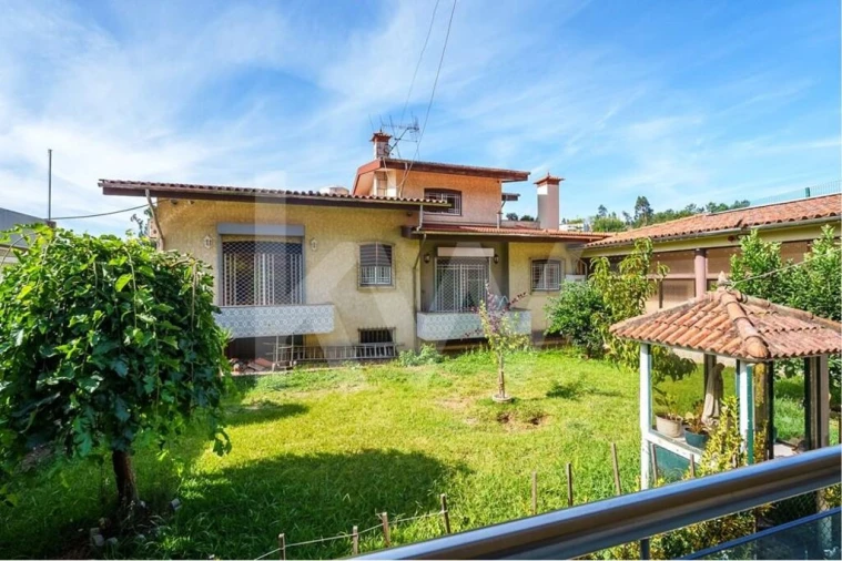 Moradia T6 para Venda em Milheiros de Poiares Foto 30