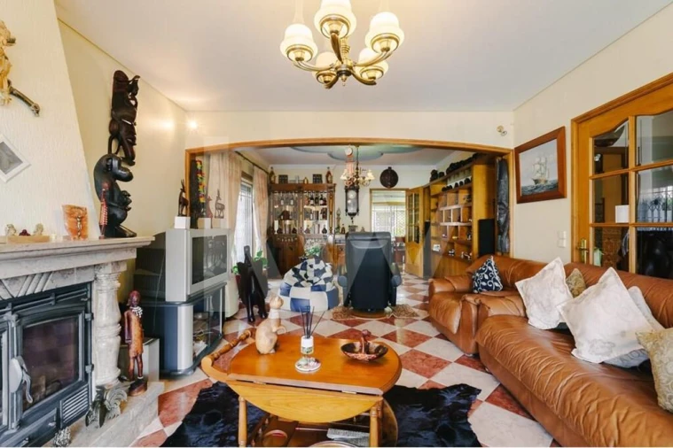 Moradia T6 para Venda em Milheiros de Poiares Foto 12