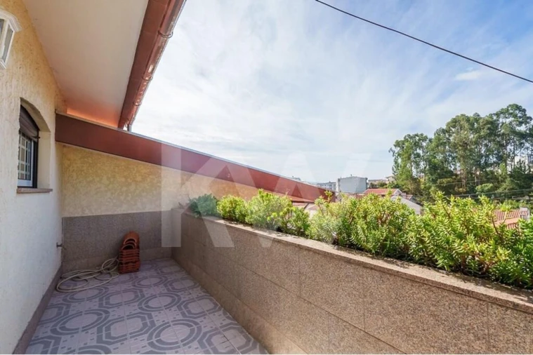 Moradia T6 para Venda em Milheiros de Poiares Foto 24