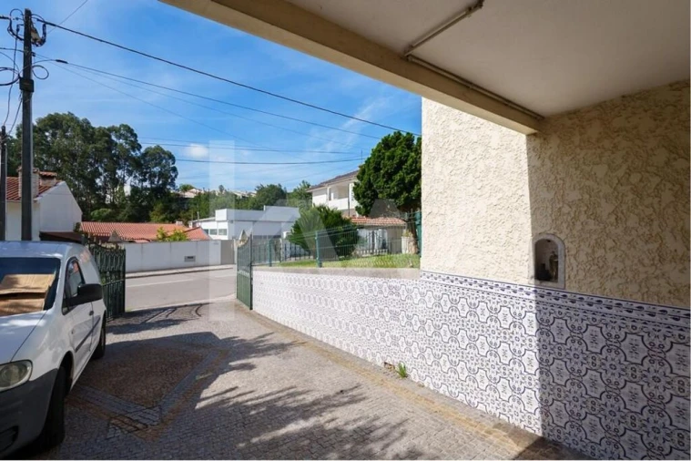 Moradia T6 para Venda em Milheiros de Poiares Foto 36