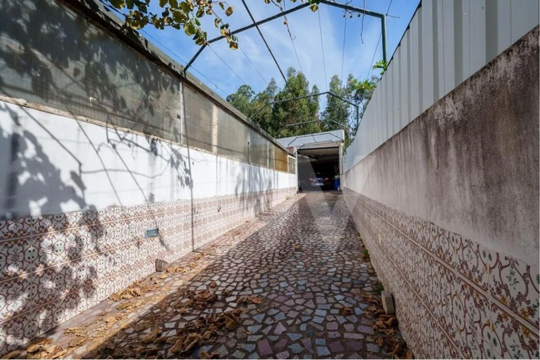 Moradia T6 para Venda em Milheiros de Poiares Foto 32