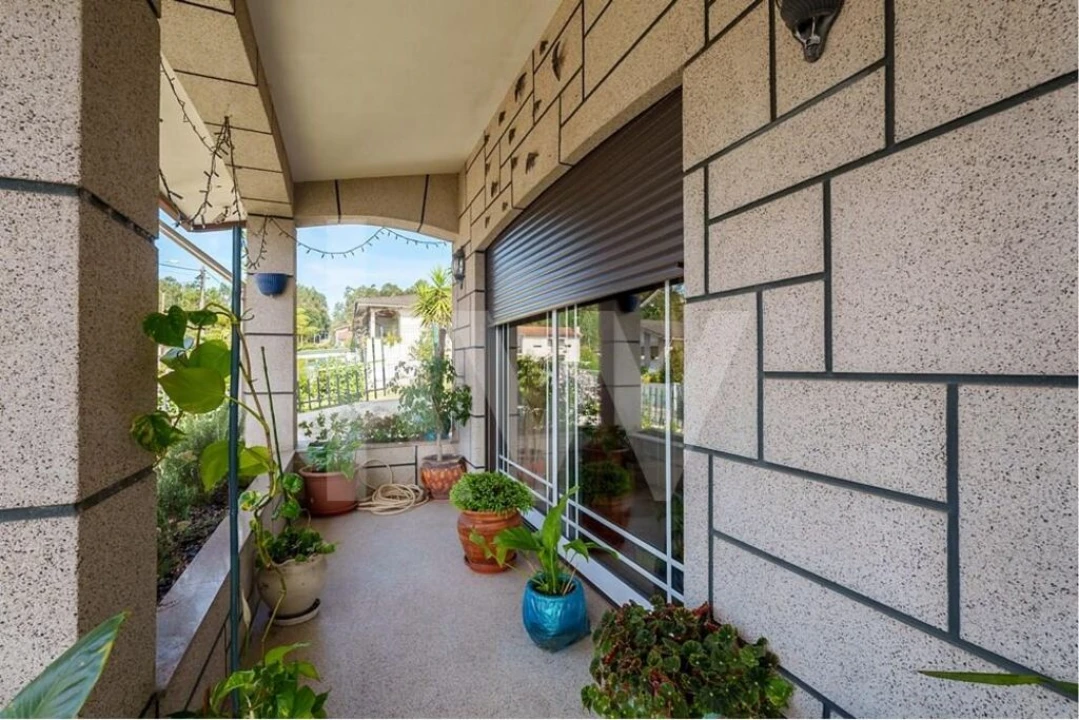 Moradia T6 para Venda em Milheiros de Poiares Foto 5