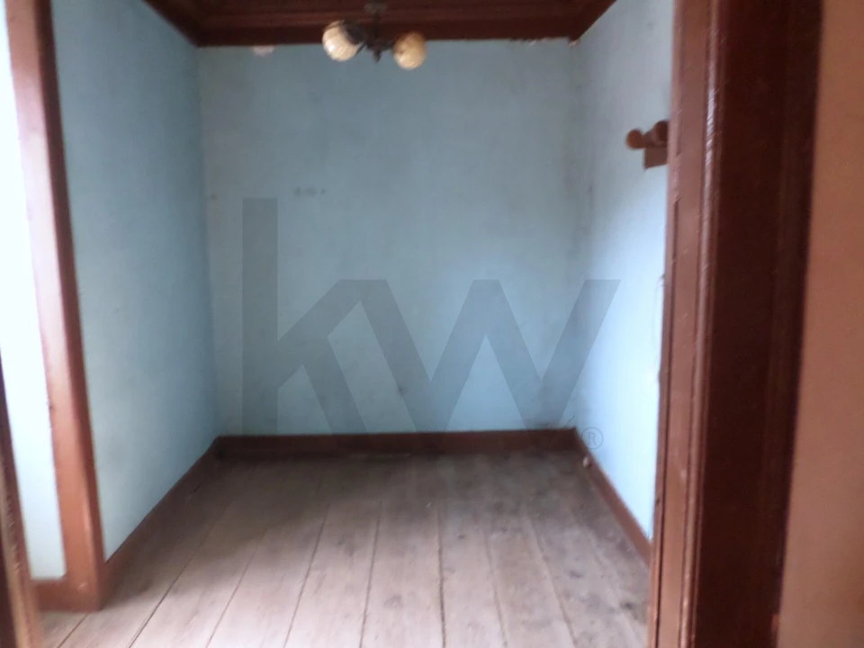 Moradia T3 para Venda em Sazes do Lorvão Foto 9