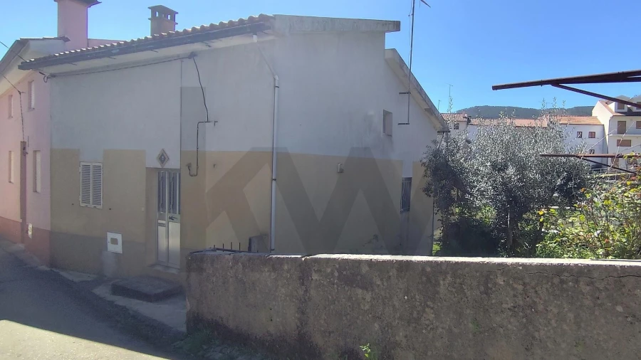 Moradia T3 para Venda em Dornelas do Zezere Foto 5