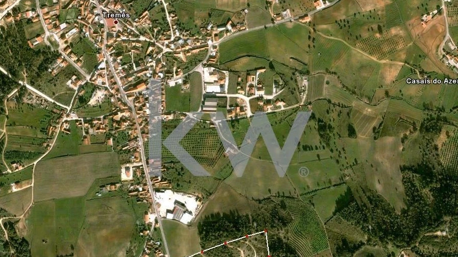 Terreno para Venda em Azoia de Cima e Tremês