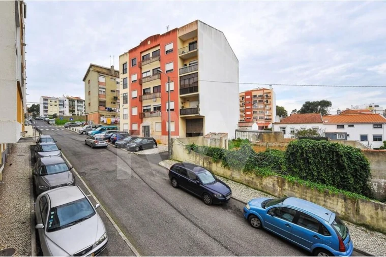 Garagem para Venda em Cacém e São Marcos