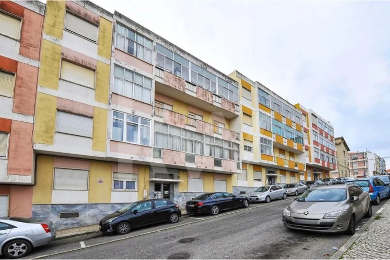 Garagem para Venda em Cacém e São Marcos Foto 5