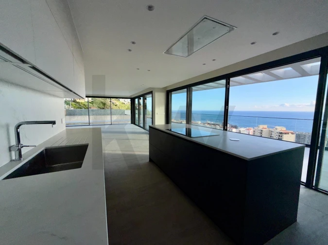 Apartamento T4 para Venda em São Martinho Foto 7