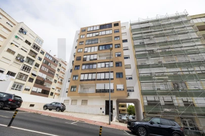 Apartamento T4 para Venda em Oeiras e São Julião da Barra, Paço de Arcos e Caxias