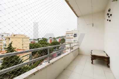 Apartamento T4 para Venda em Oeiras e São Julião da Barra, Paço de Arcos e Caxias