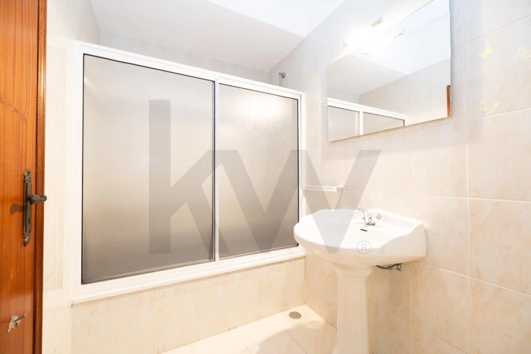 Apartamento T4 para Venda em Oeiras e São Julião da Barra, Paço de Arcos e Caxias Foto 8