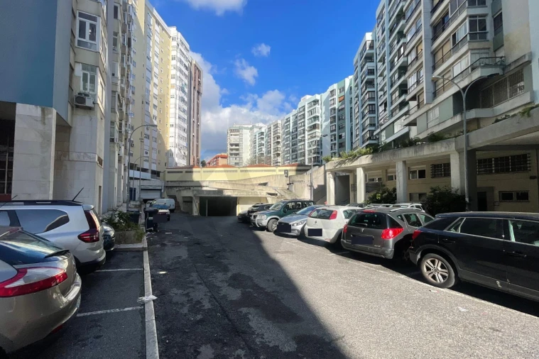 Negócio para Venda em Algés, Linda-A-Velha e Cruz Quebrada-Dafundo Foto 9