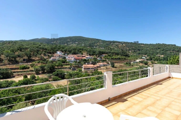 Moradia T3 para Venda em Monchique Foto 11