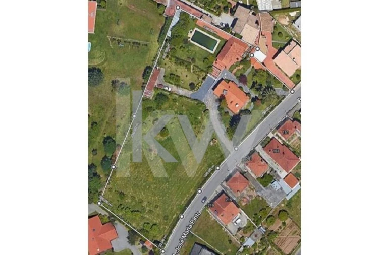 Moradia T6 para Venda em O. Azeméis, Riba-Ul, Ul, Macinhata Seixa, Madail Foto 6