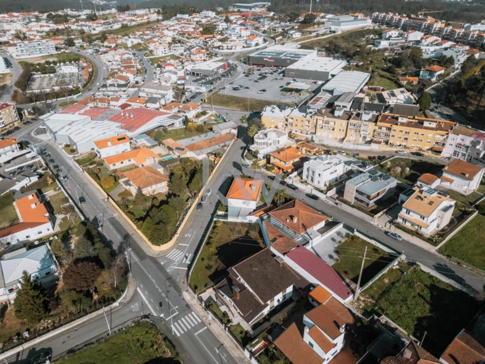 Terreno para Venda em São João da Madeira Foto 3