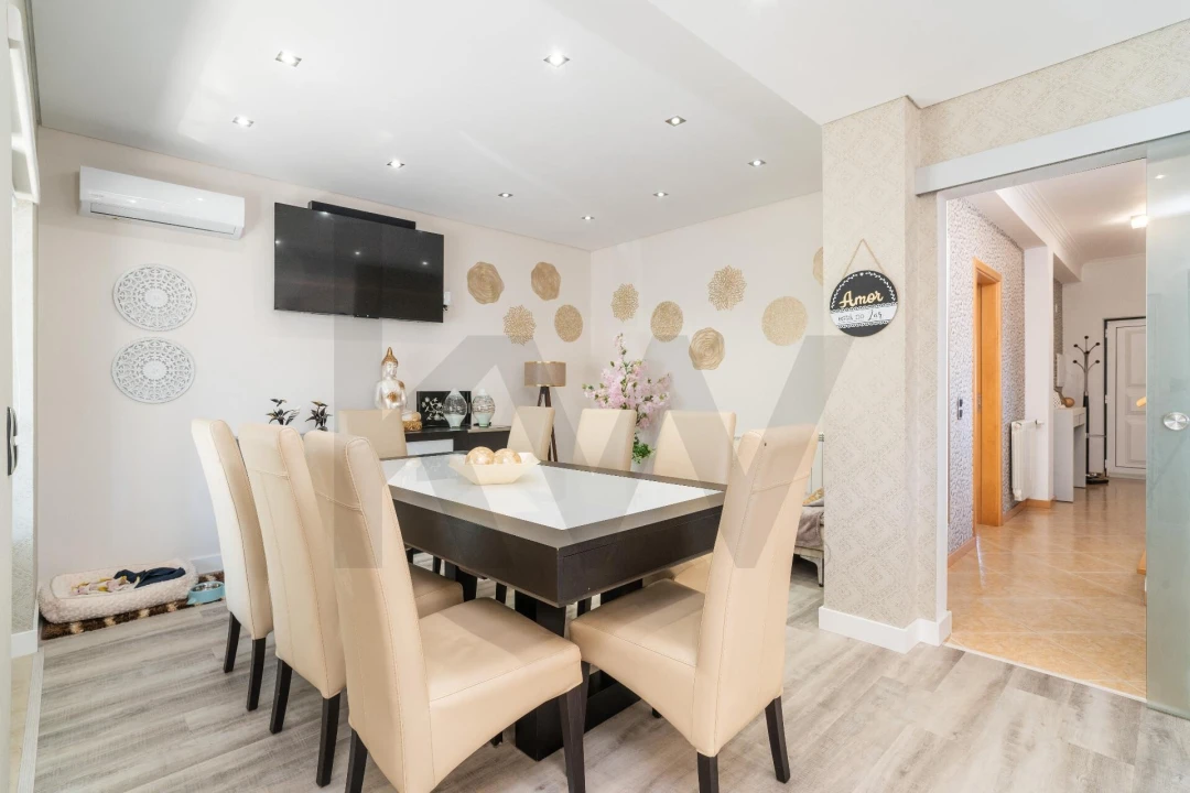 Moradia T5 para Venda em Sé Nova, Santa Cruz, Almedina e São Bartolomeu Foto 5