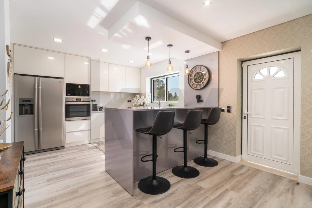 Moradia T5 para Venda em Sé Nova, Santa Cruz, Almedina e São Bartolomeu Foto 2