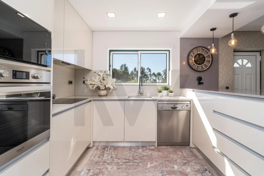 Moradia T5 para Venda em Sé Nova, Santa Cruz, Almedina e São Bartolomeu Foto 3