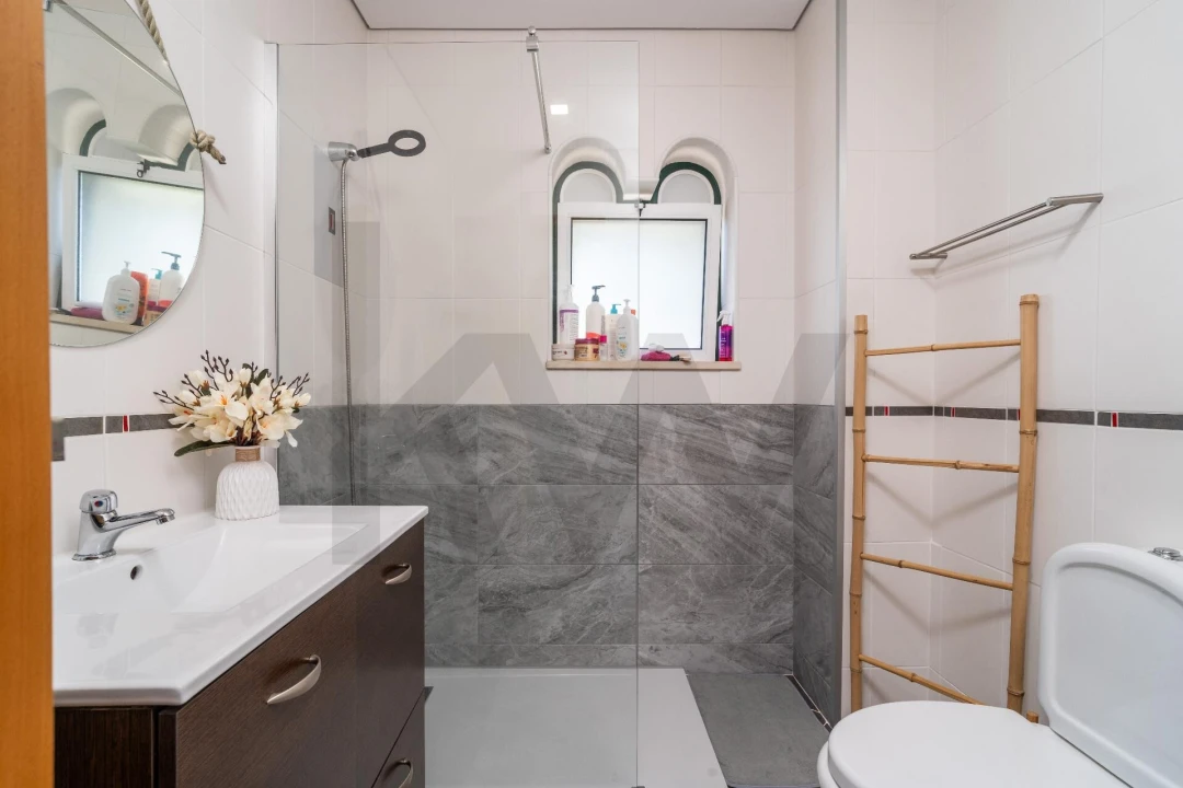 Moradia T5 para Venda em Sé Nova, Santa Cruz, Almedina e São Bartolomeu Foto 30