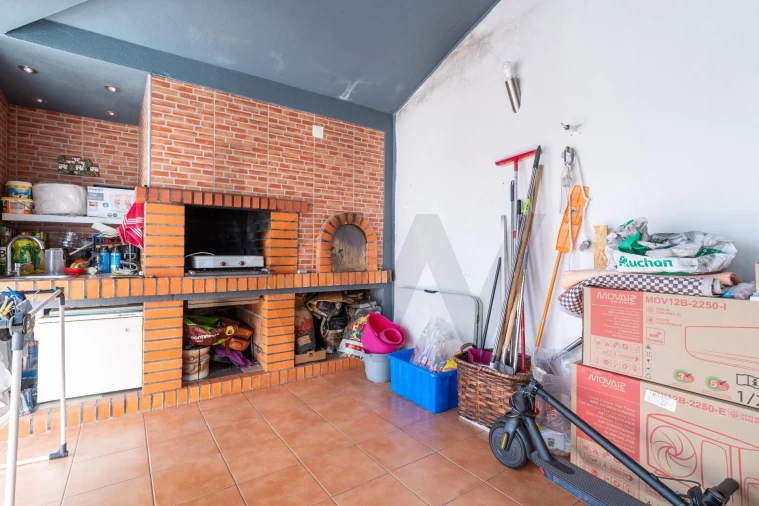 Moradia T5 para Venda em Sé Nova, Santa Cruz, Almedina e São Bartolomeu Foto 32