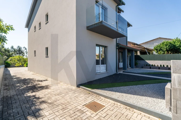 Moradia T5 para Venda em Sé Nova, Santa Cruz, Almedina e São Bartolomeu Foto 36